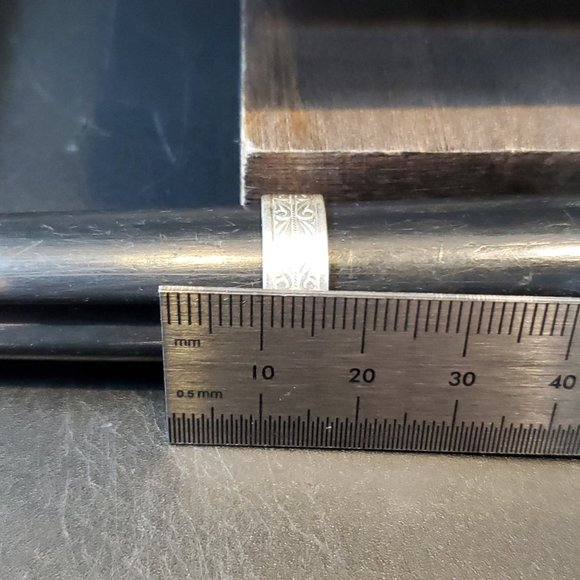 Size 7 925 Sterling Silver Amazing Light Pattern Ring - Picture 4 of 5